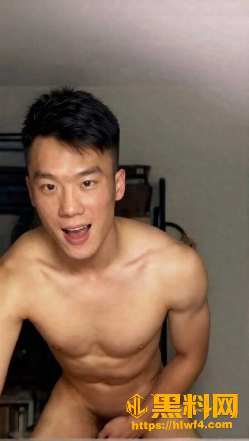 江苏溧阳反诈民警 潘宇鑫 打飞机自拍曝光 与采访视频同时流出 巨大反差引发民众热议
