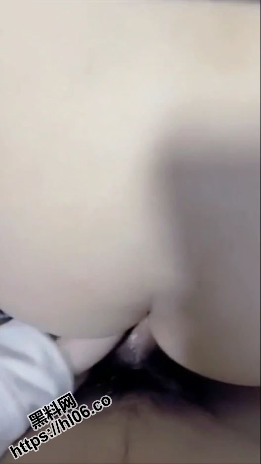 528X938