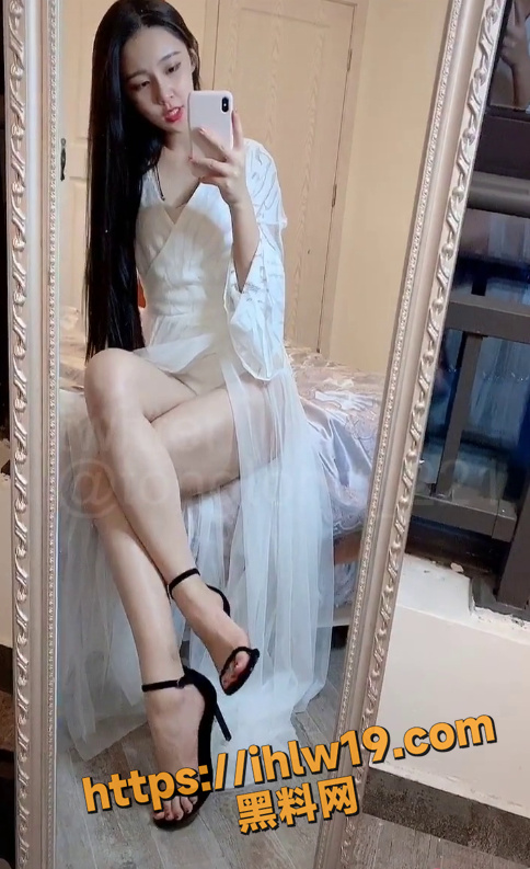 484X793